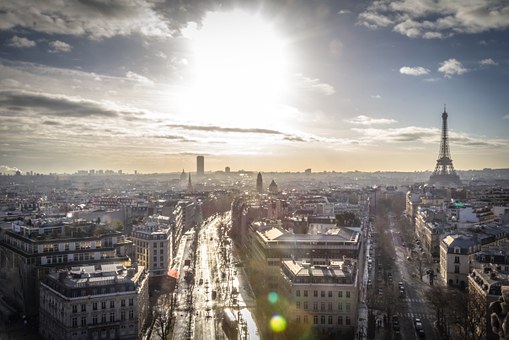 Bi beka Unescoren Parisko egoitzan lan egiteko