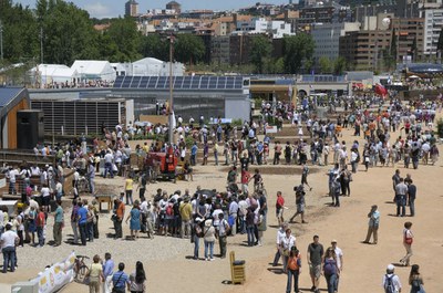 Nafarroako Unibertsitateko 10 ikaslek Arkitektura Eskolako "Club Solar Decathlon" zabaldu dute