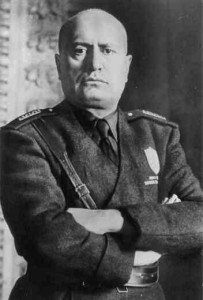 Benito Mussolini Iturria: Wikipedia